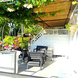 Apartman Sun House, Brzac